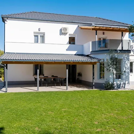 Beautiful In With Wifi Holiday home Zmijavci