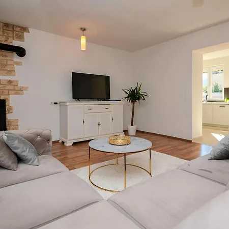 Beautiful In With Wifi Holiday home Zmijavci