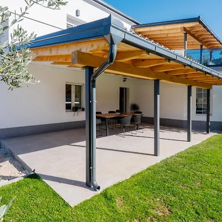 Beautiful In With Wifi Holiday home Zmijavci