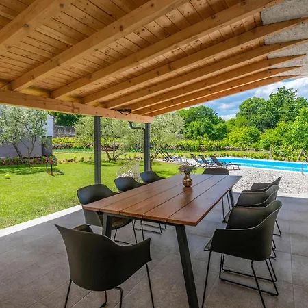 Holiday home Beautiful In With Wifi Zmijavci